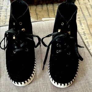 Ilse Jacobsen black suede lace up short booties